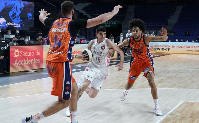 Valencia Basket busca revancha ante el Madrid pero sobre todo cercar el top-8 europeo
