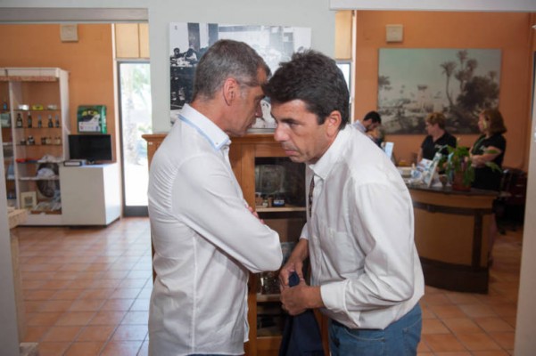 Desguazar un partido por goteo o por fusión: Ciudadanos, ¿tras los pasos de UV y de UPyD?
