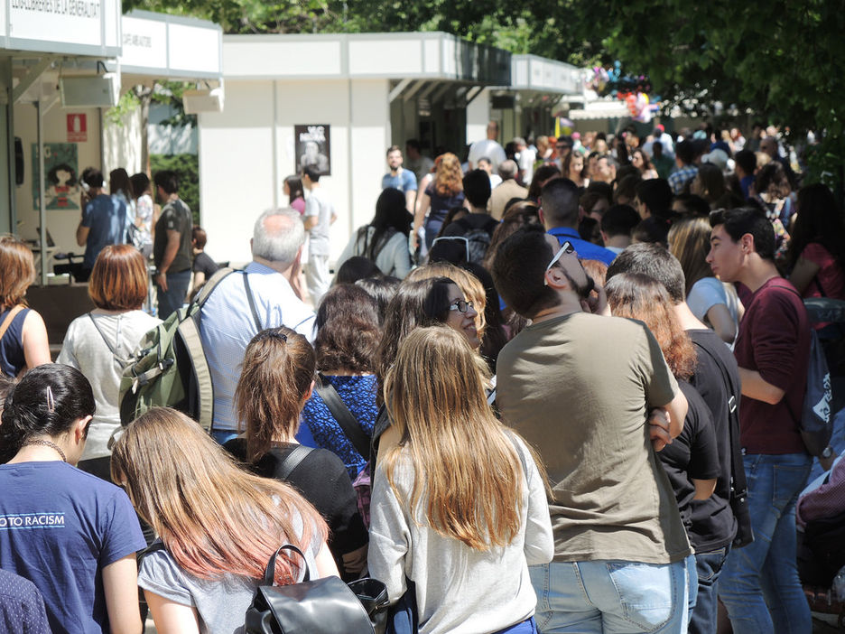 Públic a la Fira del Llibre de Valencia. Foto VP - 