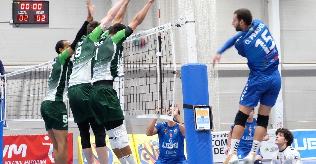 El UBE L'Illa Grau no puede con el Unicaja Almería y vuelve a caer a los puestos de descenso