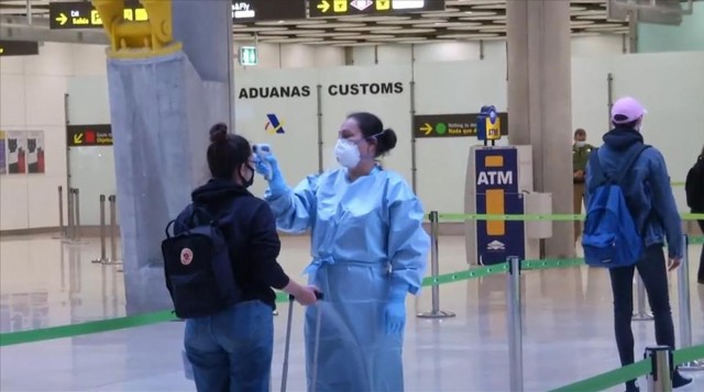 El Gobierno establece una cuarentena obligatoria para los pasajeros de los vuelos de Brasil y Sudáfrica