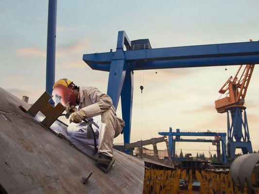 En la Región hay empleo: los sectores sanitario, agroalimentario, químico y del metal buscan trabajadores