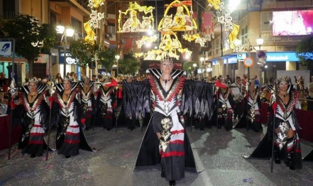 Villena incita a las empresas locales de artesanía festera a solicitar las ayudas de la Generalitat