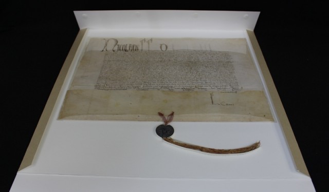 Restauran una bula papal de 1477