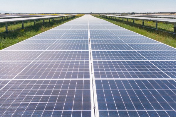 Solarcentury invertirá 95 millones para crear una gran planta fotovoltaica en la Vall d'Uixó y Xilxes