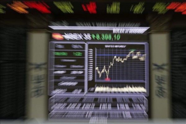 El Ibex 35 se repliega para coger impulso mañana... si Draghi quiere