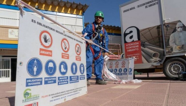 Siete empresas pretenden el contrato de 1,1 M€ para eliminar el amianto en cinco colegios de Cartagena