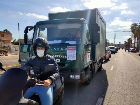 La protesta de la hostelería y el comercio lleva a San Vicente a prometer más medidas de ayuda al sector