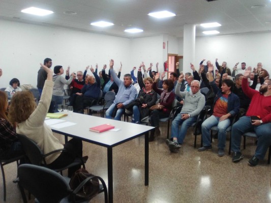 La asamblea de Guanyar en San Vicente decide quedarse en el gobierno y 