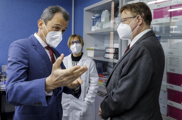 Duque y Puig destacan que el proyecto del CSIC es el que más genomas del virus ha secuenciado en España
