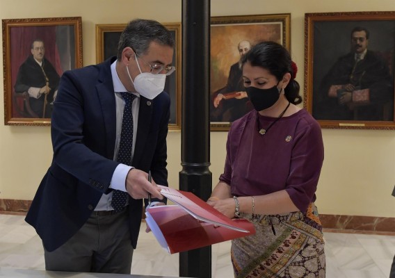 Una cátedra de integridad pública pionera en España echa a andar en la UMU 