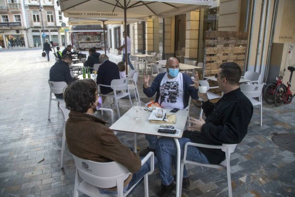 Los hosteleros, ante el desafío de identificar a los convivientes: 