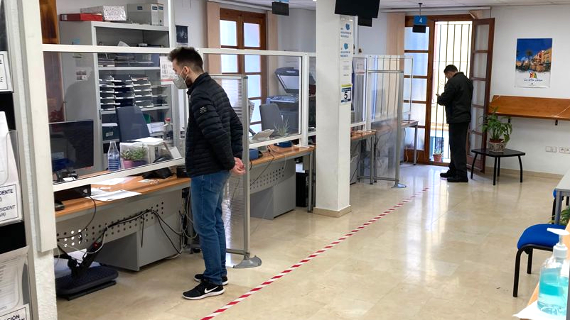 El Ayuntamiento reabre la extensión administrativa de la OAC en la Cala de la Vila Joiosa
