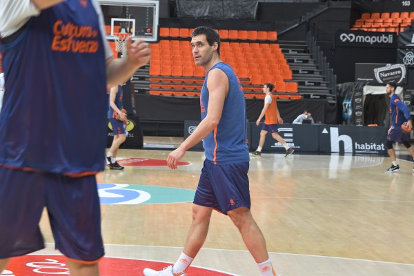 San Emeterio regresa a los entrenamientos tras superar el contagio por covid-19
