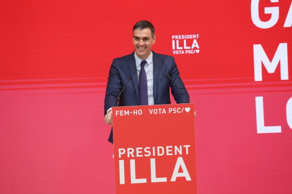 Días felices en Moncloa: PSC y Vox se comen a Ciudadanos