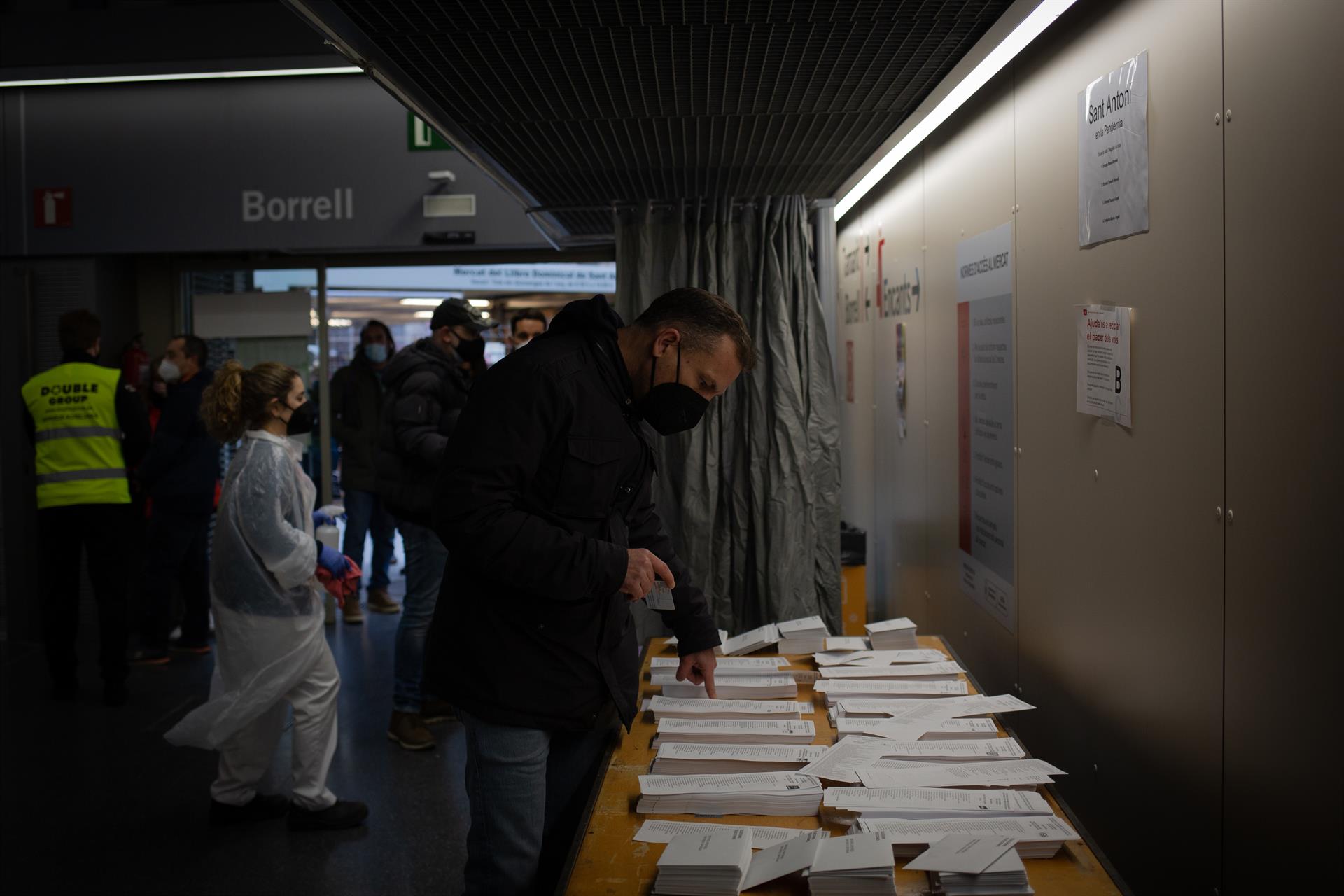 La participación de las elecciones catalanas cae a las 18.00 en más de 22 puntos respecto a 2017