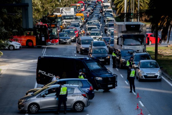 El cierre perimetral de grandes ciudades deja más de 3.400 sanciones desde el viernes
