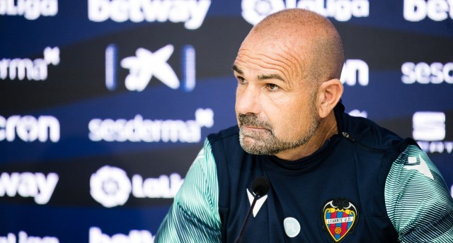 Paco López: “La Liga es el pan de cada día y el foco está ahí”