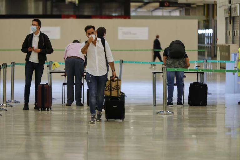 La caída de pasajeros en València y Alicante-Elche roza el 90 % en enero
