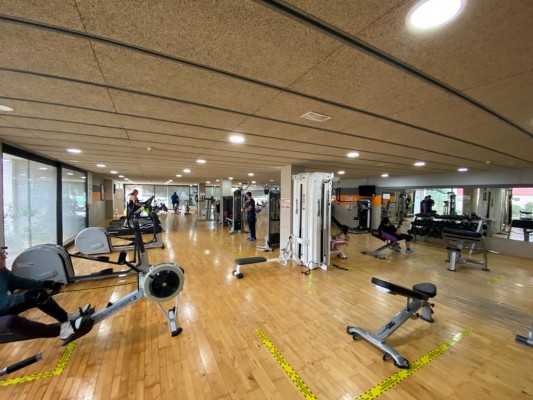 La piscina y el gimnasio municipal de Benissa integran tecnología que elimina el coronavirus 