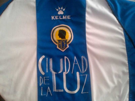 La garra blanquiazul de Kelme
