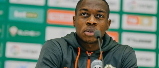 El colombiano Palacios debuta en una convocatoria del Elche sin Nino ni Fidel
