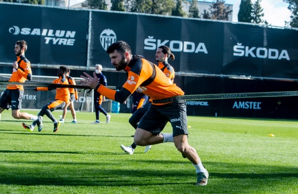 Soler, Cutrone y Lato apuntan al Real Madrid