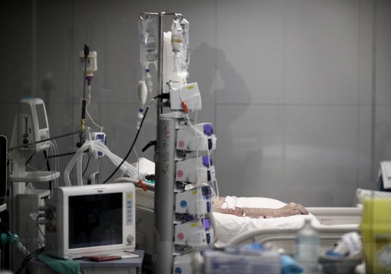 España registra 17.853 nuevos casos de covid-19, 7.181 en las últimas 24 horas, y 513 muertes