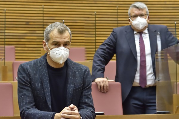 Cantó se salta el cierre perimetral de la Comunitat para hacer campaña en Cataluña