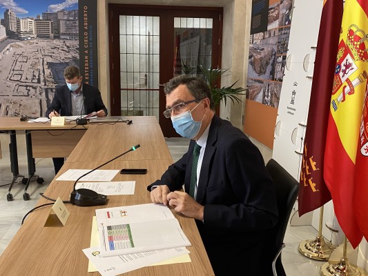 Ballesta encamina el crecimiento de Murcia con una apuesta por los transportes 'limpios' y un potente eje cultural  