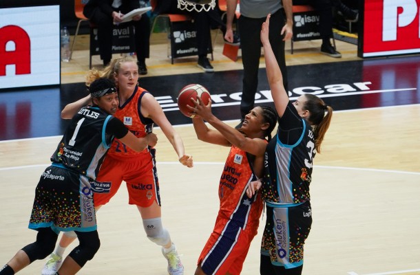 Valencia Basket se rehace tras un irregular inicio y gana con solvencia  