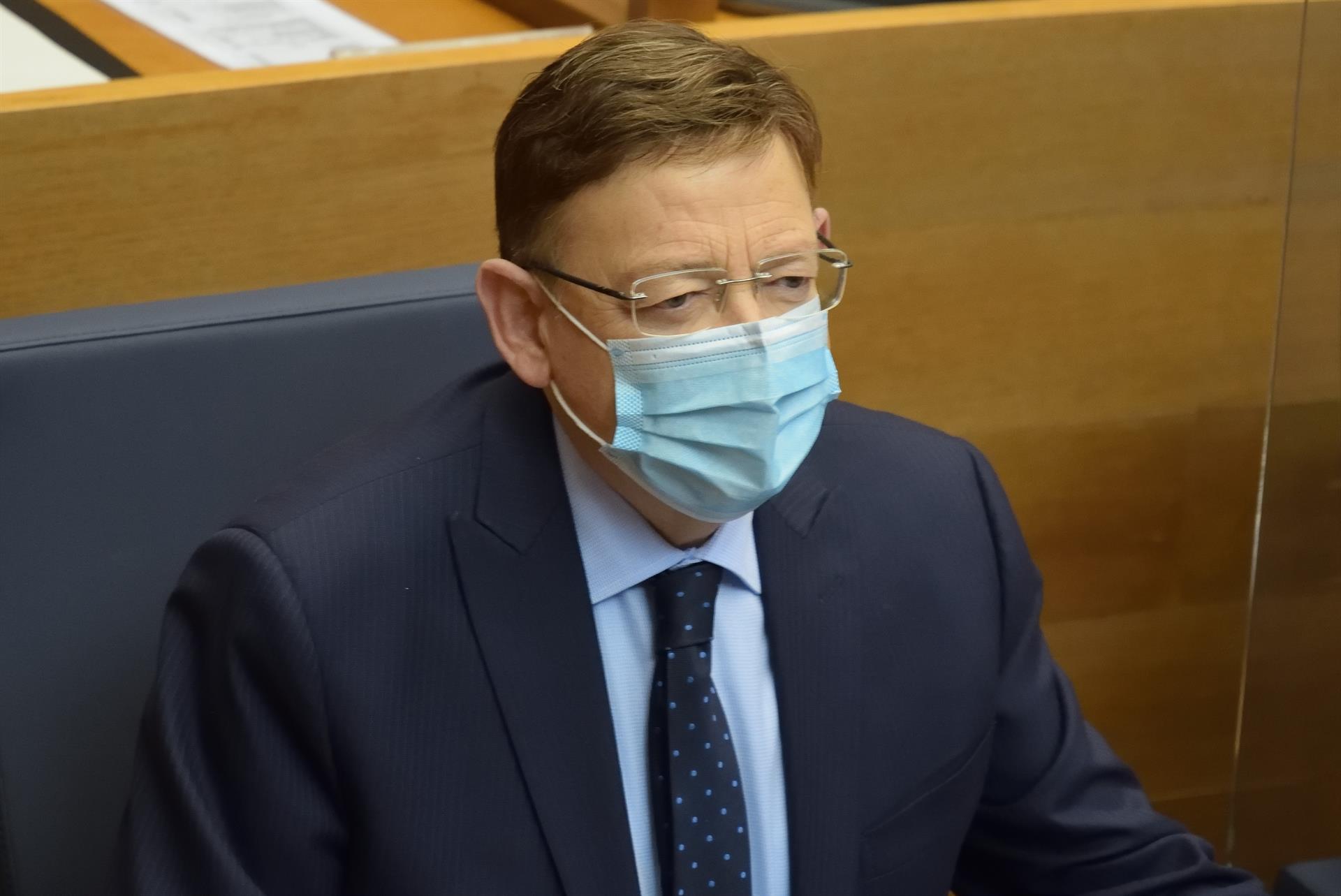 Ximo Puig en Les Corts durante la sesión de control . Foto: I. CABALLER (CORTS) - 