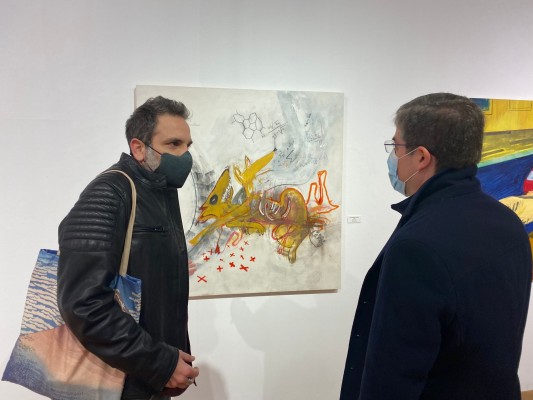 Los perros de Claudio Aldaz pierden la inocencia: el artista expone 'Viejos dioses, nuevos ídolos' en el Almudí

