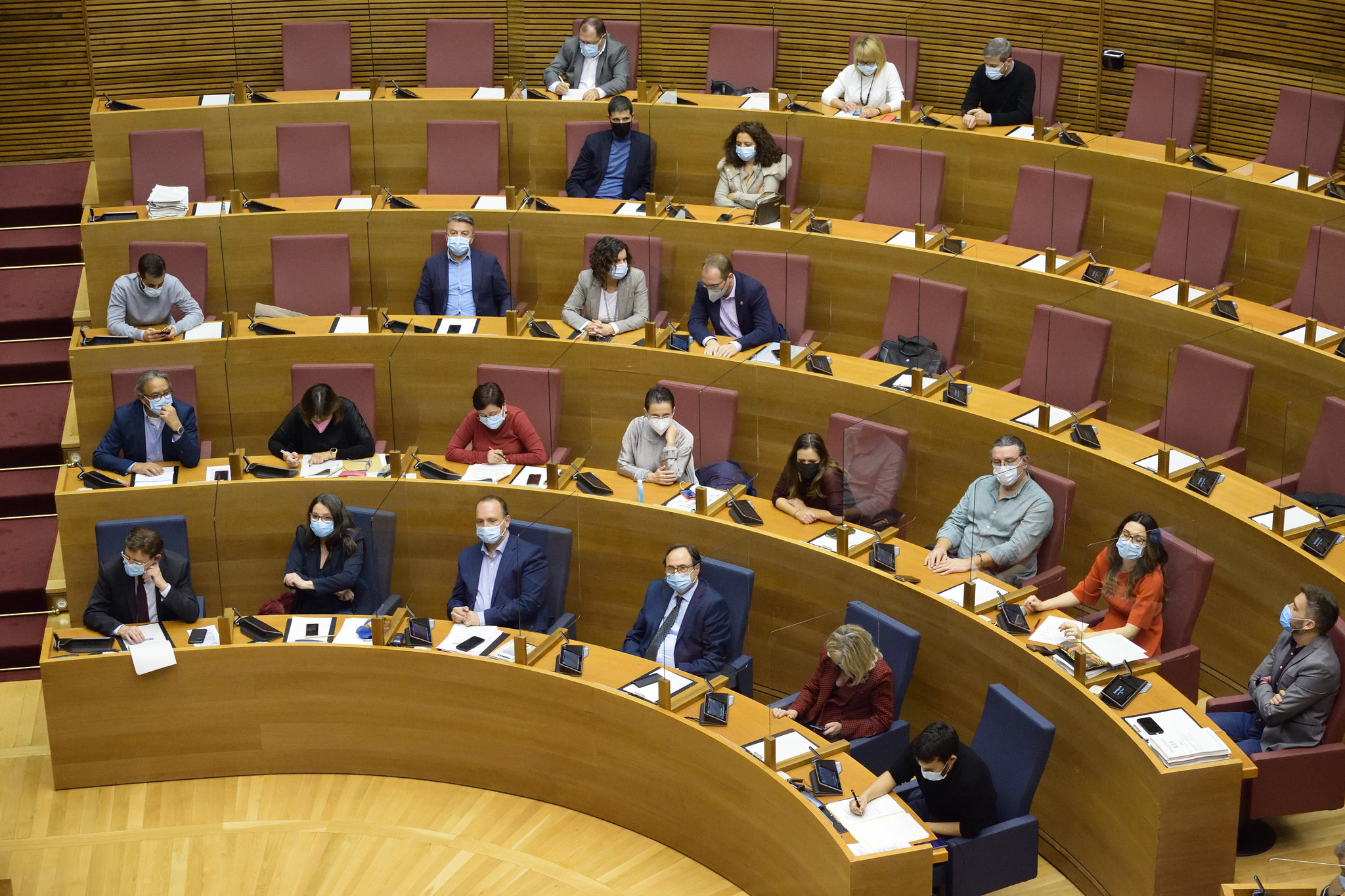 La reforma de la ley electoral echa a andar sin los apoyos para salir adelante