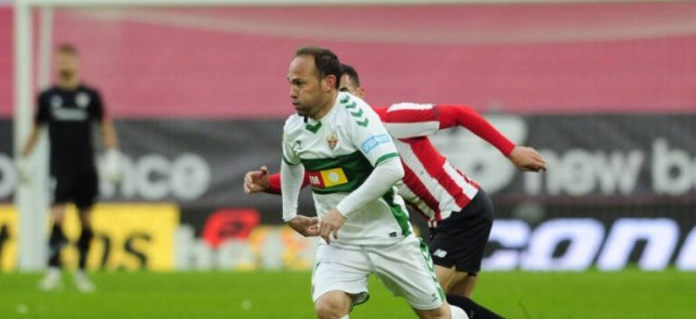 Fidel Chaves y Nino están casi descartados para el partido ante el Celta