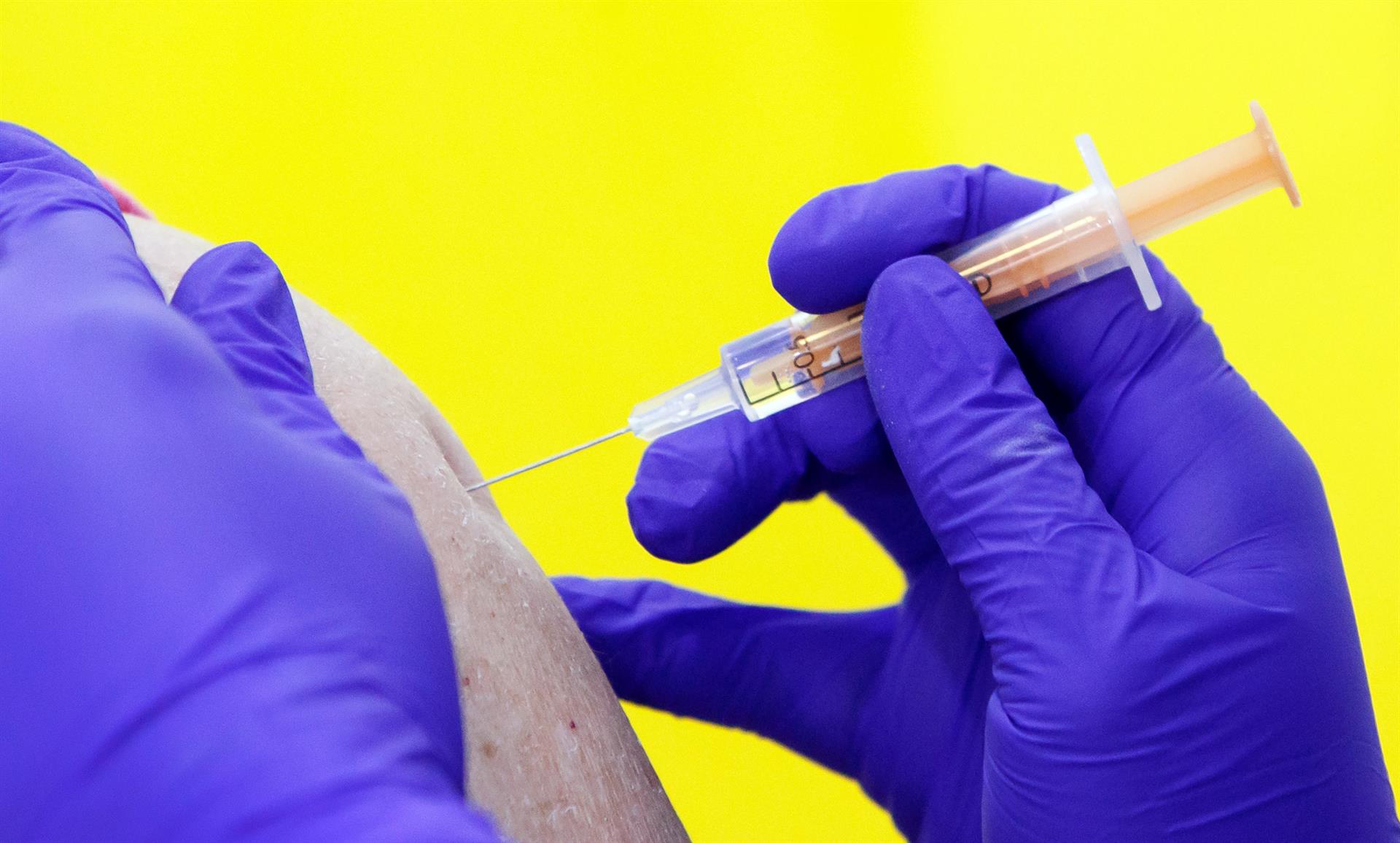 La OMS recomienda la vacuna de AstraZeneca para mayores de 65 años