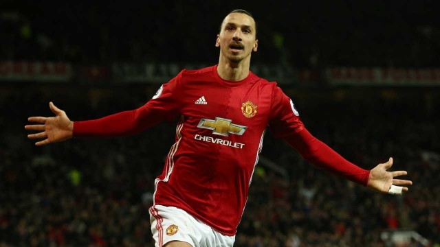 Ibrahimovic pasa con éxito por el quirófano y empieza la rehabilitación