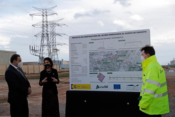 El ministro José Luis Ábalos ratifica la apuesta del Gobierno por Corredor Cantábrico-Mediterráneo