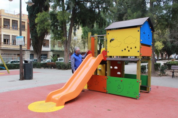 Borriana invierte 22.327 euros en la instalación de tres nuevas zonas de juegos infantiles 