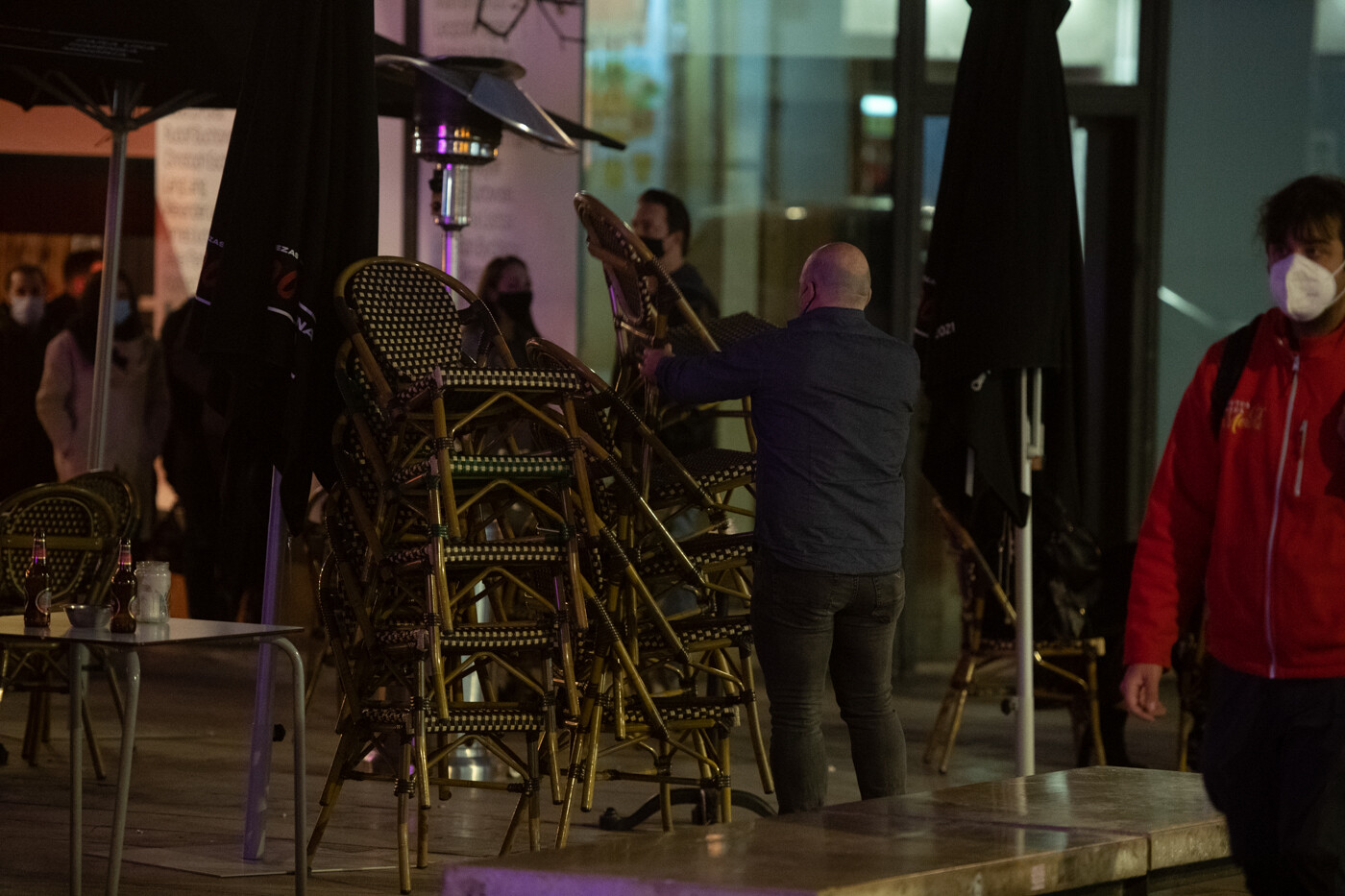 La hostelería lleva cerrada desde el 21 de enero. Foto: KIKE TABERNER - 