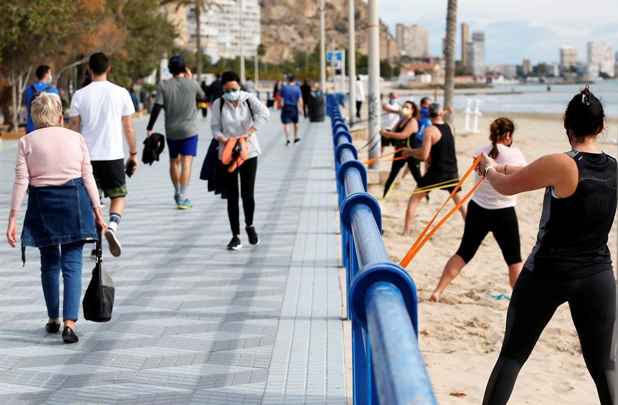 La provincia de Alicante registra un aumento de 400 contagios y de muertes, 49 