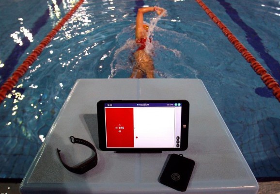 Torrevieja estrena su piscina 'inteligente', con un sistema de antiahogos y control de seguridad entre nadadores 