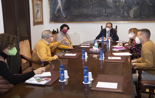 Diputación aportará a Cáritas 200.000 euros para cubrir las necesidades de personas sin hogar