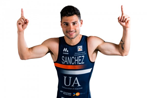 Roberto Sánchez: 