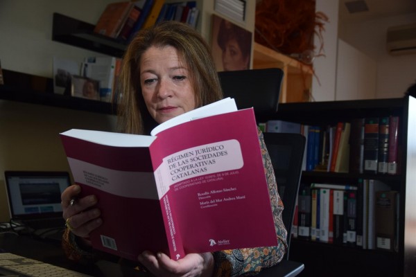 Un libro coordinado por María del Mar Andreu, premio nacional a la mejor investigación en Derecho