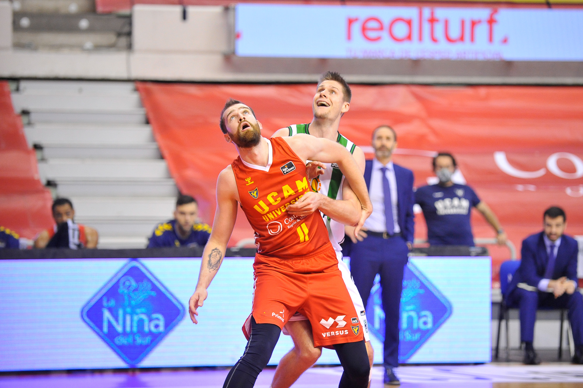 Nemanja Radovid y Vladimir Brodziansky, con Sito Alonso al fondo. Foto: IMQUALITY JAVIER BERNAL - 