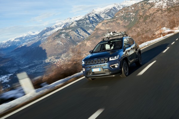 Conduzca sin preocupaciones en invierno con los modelos Jeep® 4xe