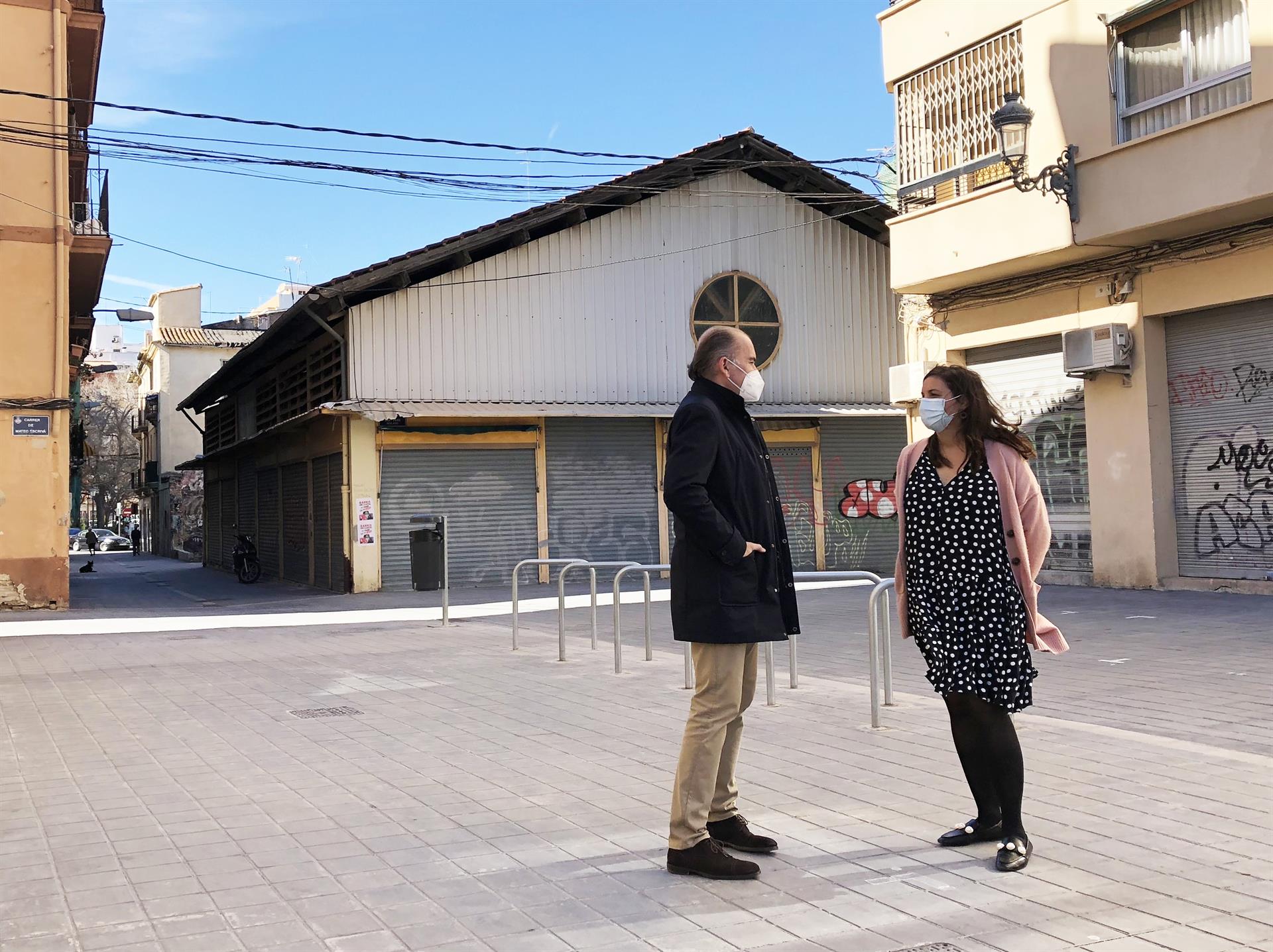 Finalizan las obras de peatonalización del entorno del mercado San Pere Nolasc