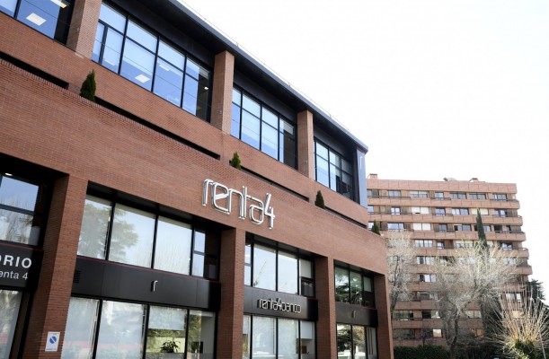 Renta 4 Banco incrementó un 5% su plantilla en 2020 y mantuvo los gastos de personal
