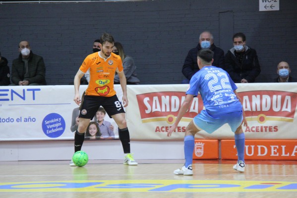 El Peñíscola sufre un severo correctivo ante el Ribera Navarra y sigue en caída libre